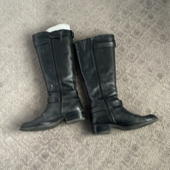 Black boots - Picture 2 of 6